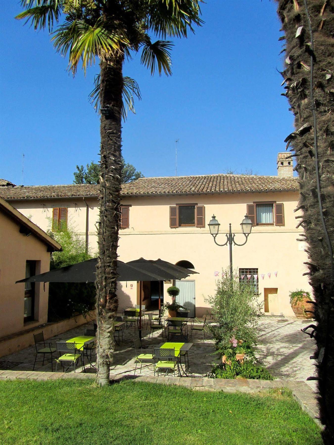 Casa Mancia Hotel Foligno Buitenkant foto